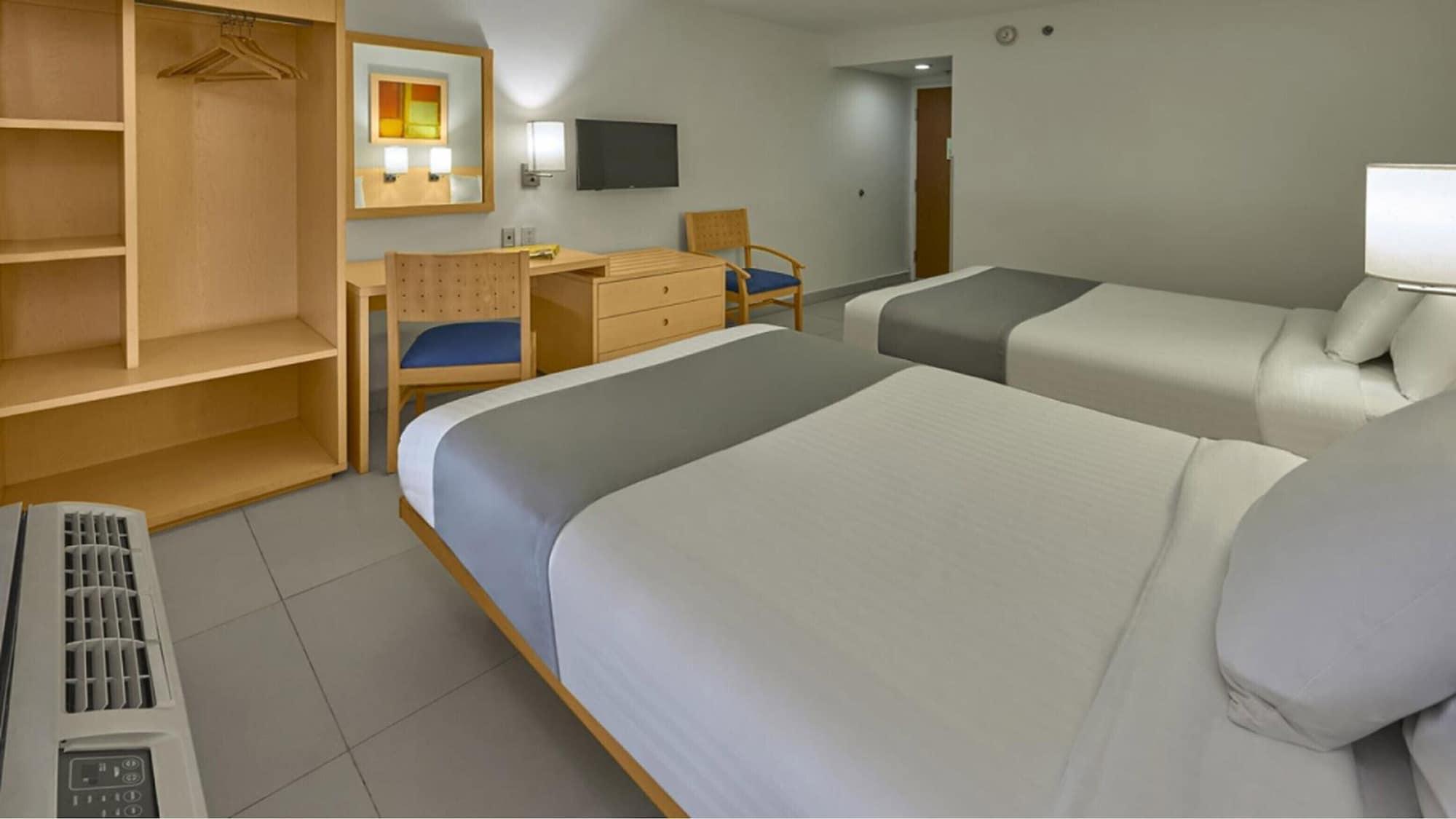 City Express By Marriott Lazaro Cardenas Exterior photo
