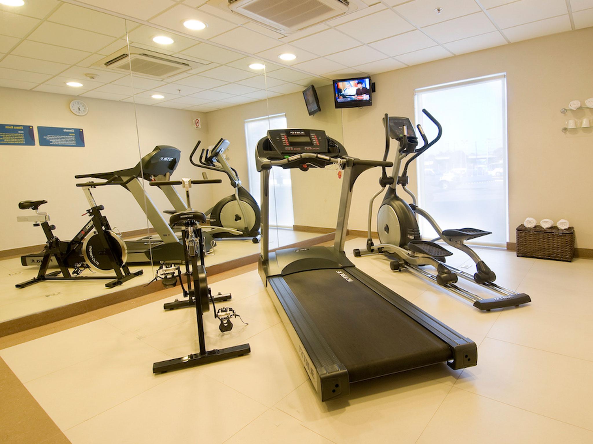 City Express By Marriott Lazaro Cardenas Exterior photo