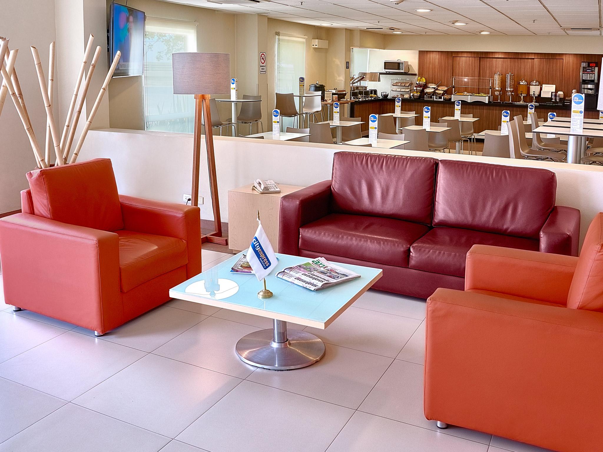 City Express By Marriott Lazaro Cardenas Exterior photo