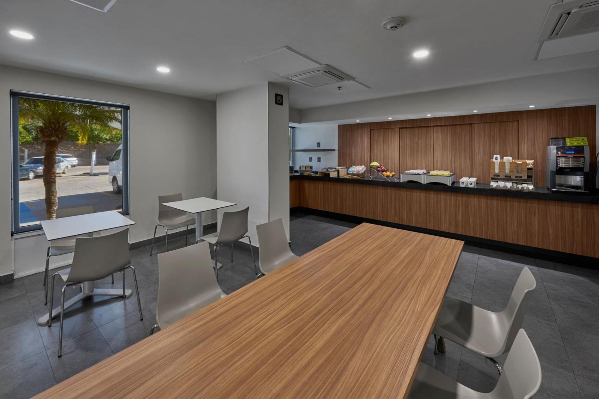 City Express By Marriott Lazaro Cardenas Exterior photo