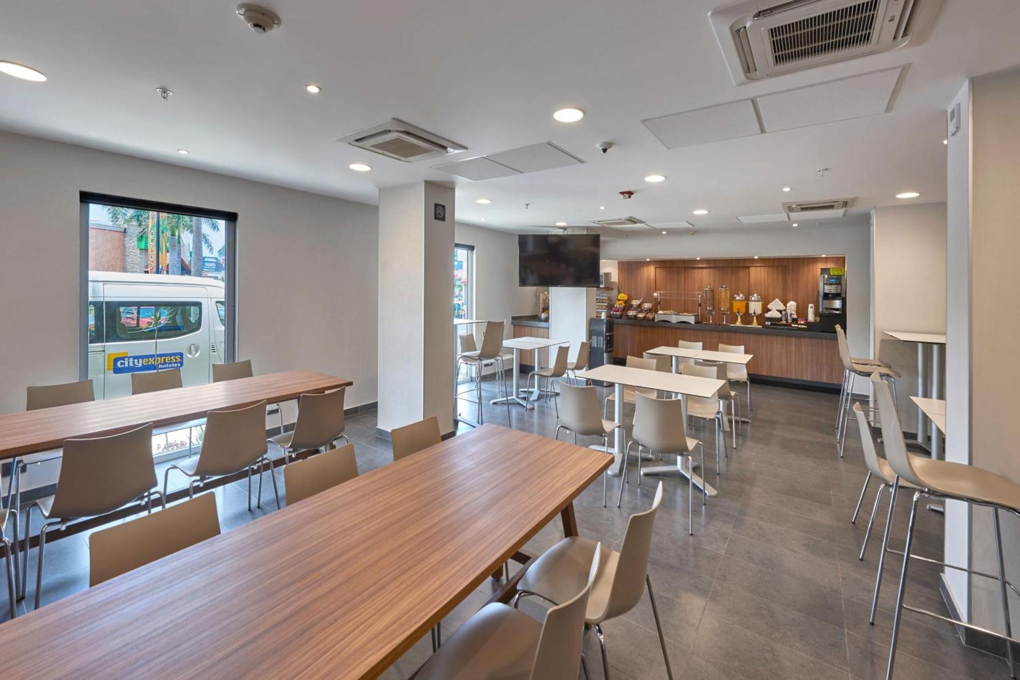 City Express By Marriott Lazaro Cardenas Exterior photo