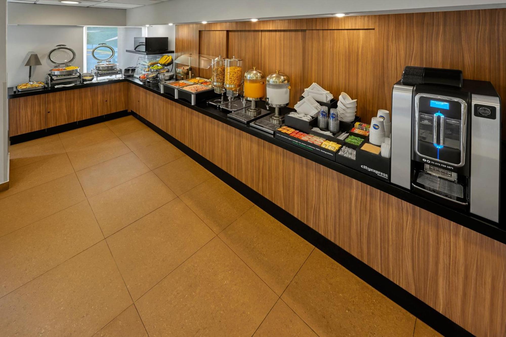 City Express By Marriott Lazaro Cardenas Exterior photo