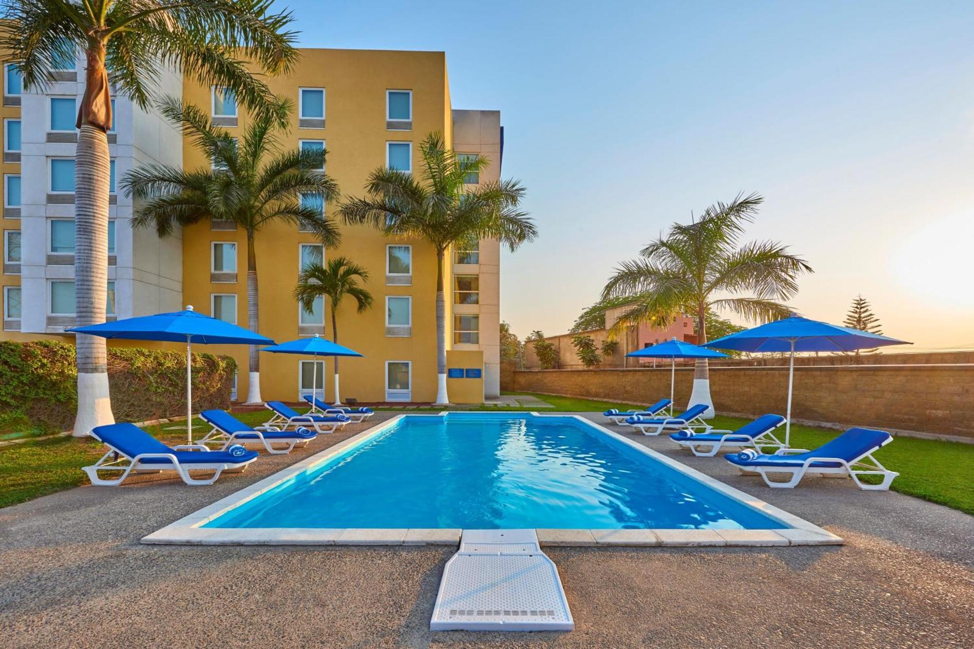 City Express By Marriott Lazaro Cardenas Exterior photo