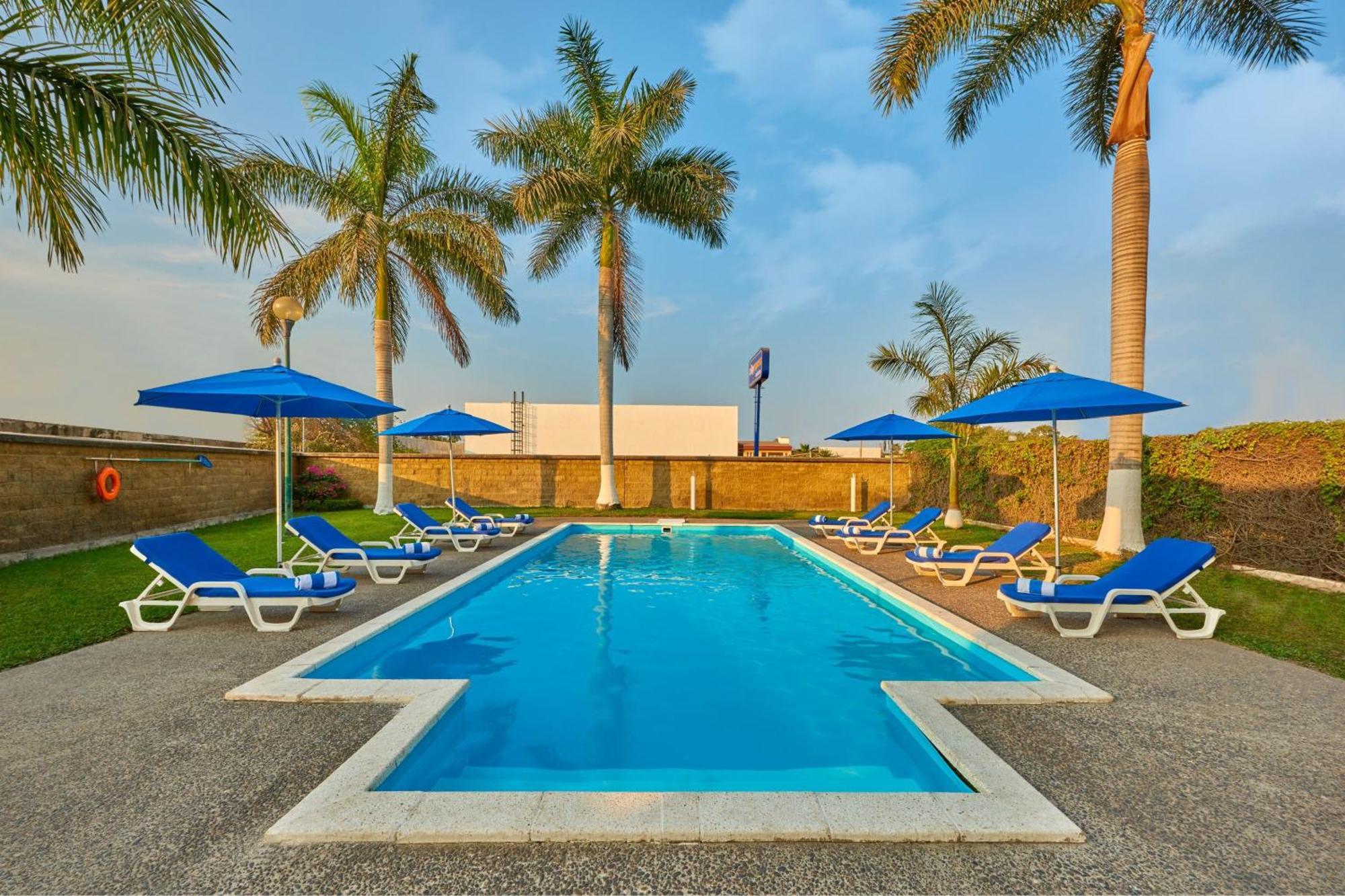 City Express By Marriott Lazaro Cardenas Exterior photo
