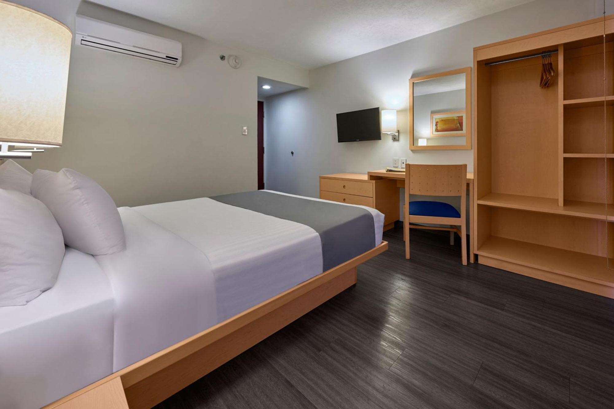 City Express By Marriott Lazaro Cardenas Exterior photo