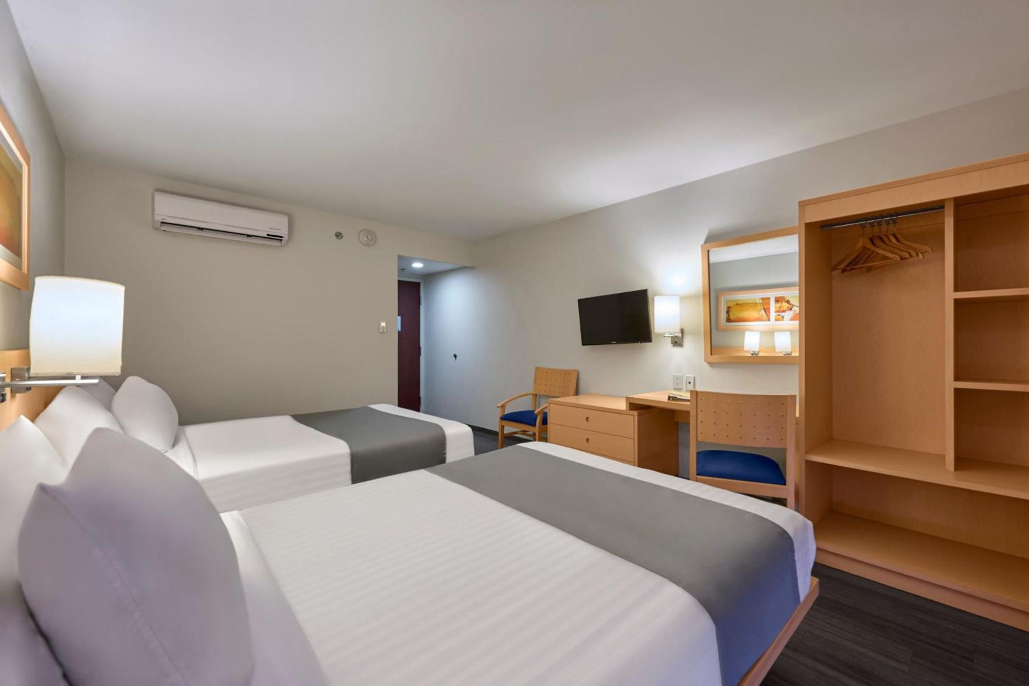 City Express By Marriott Lazaro Cardenas Exterior photo